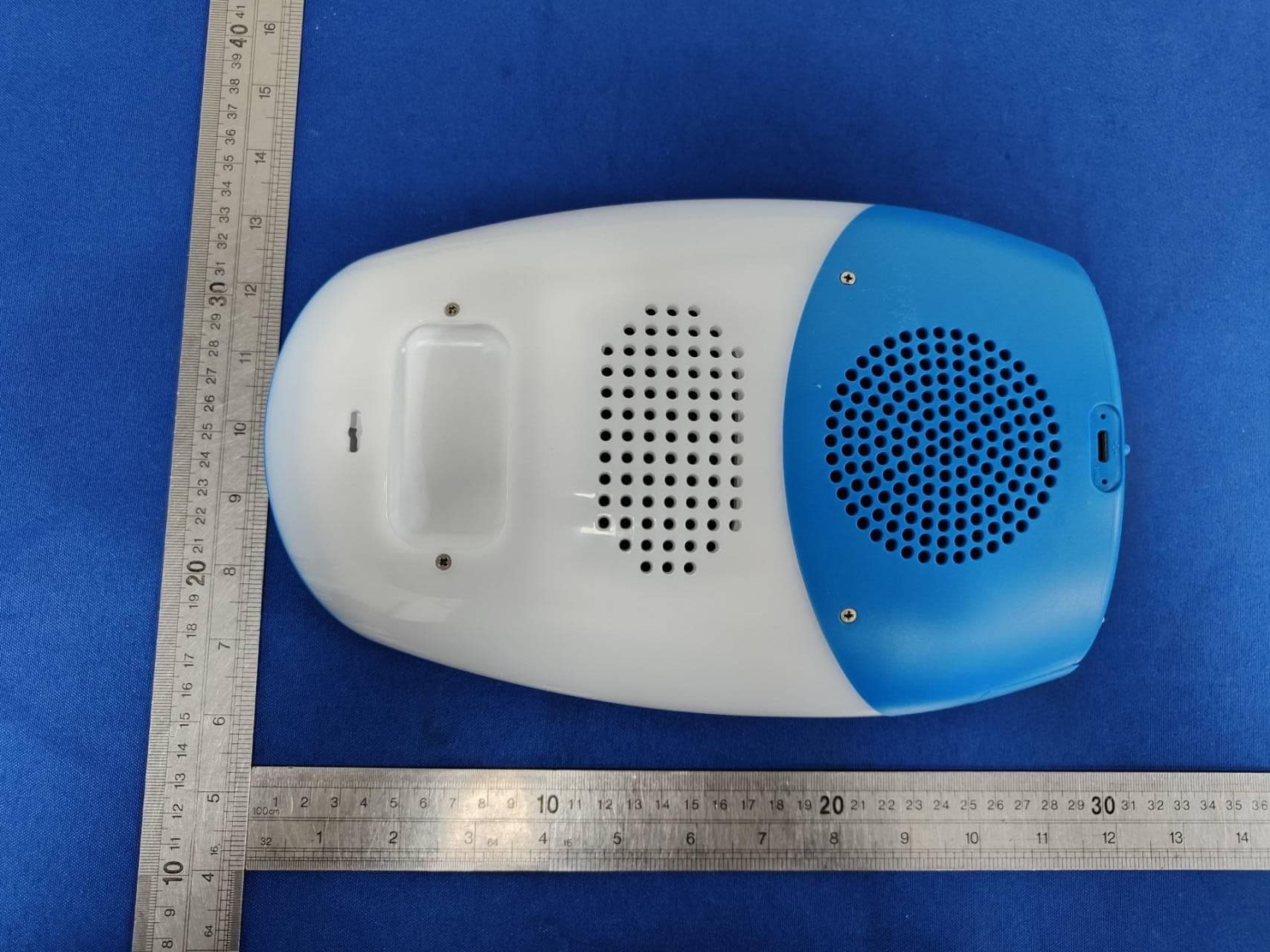 Bluetooth Karaoke & Microphone with EZ Link + Technology - Karaoke - FCC ID EMO565A - SDI Technologies Inc.