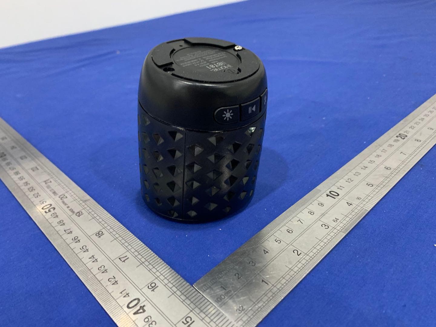 Bluetooth Mono Wireless LED Color Changing Speaker with Rechargeable Battery - FCC ID EMOIBT810A - SDI Technologies Inc.