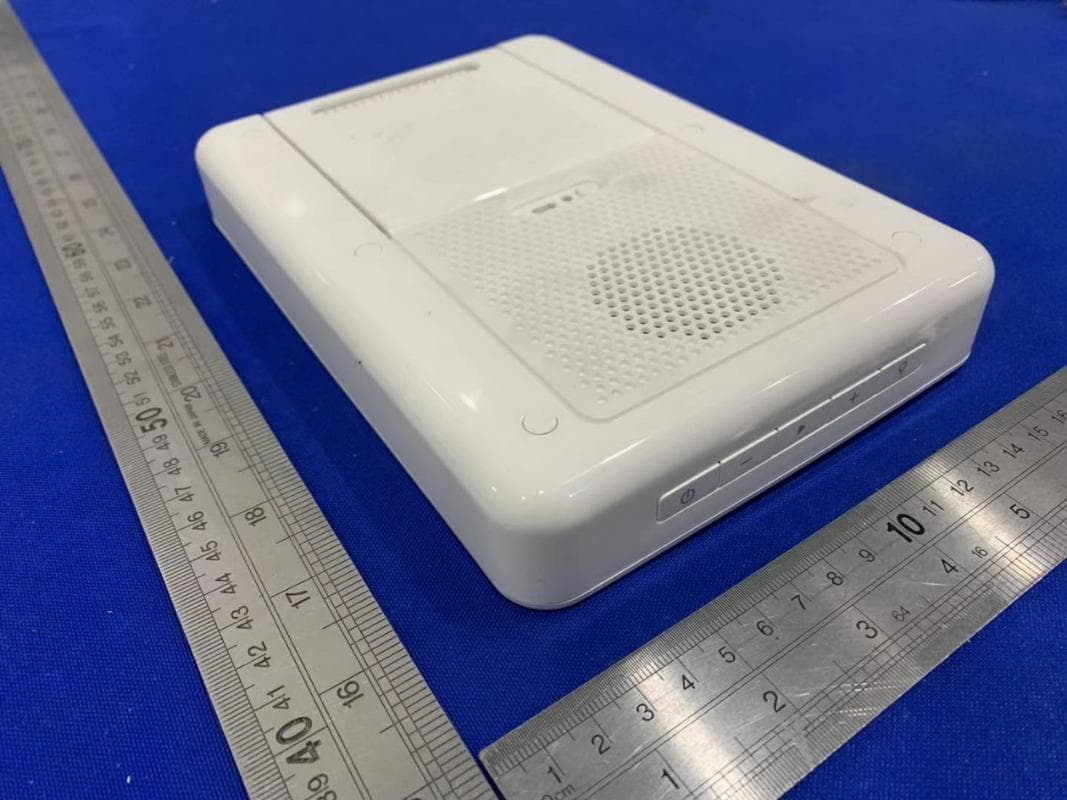 Portable Rechargeable Flat Panel LED Vanity Mirror with Wireless Speaker - FCC ID EMOICVBT20A - SDI Technologies Inc.