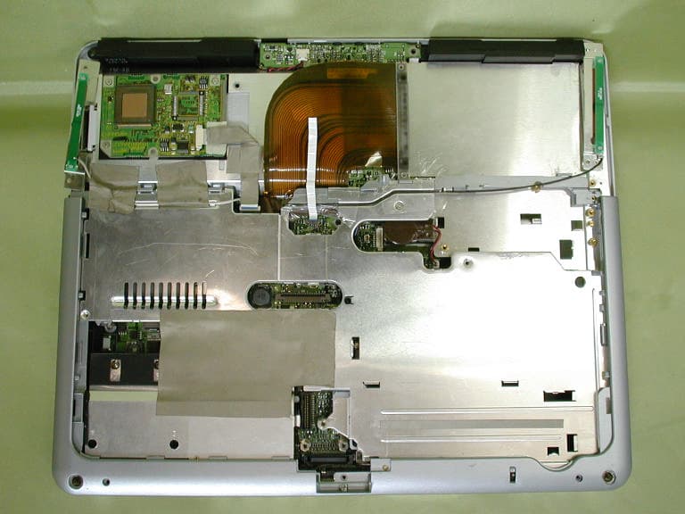 Notebook Computer with DSSS Data Transceiver - FCC ID EUNMPC13A - First International Computer Inc