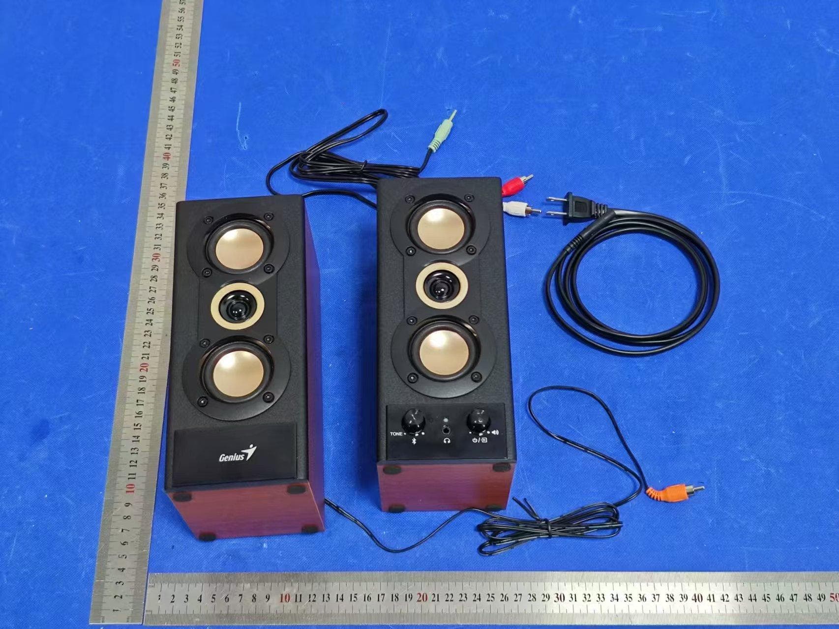20 Watts Bluetooth Wood Speakers - FCC ID FSUGG00AB - KYE SYSTEMS CORP.
