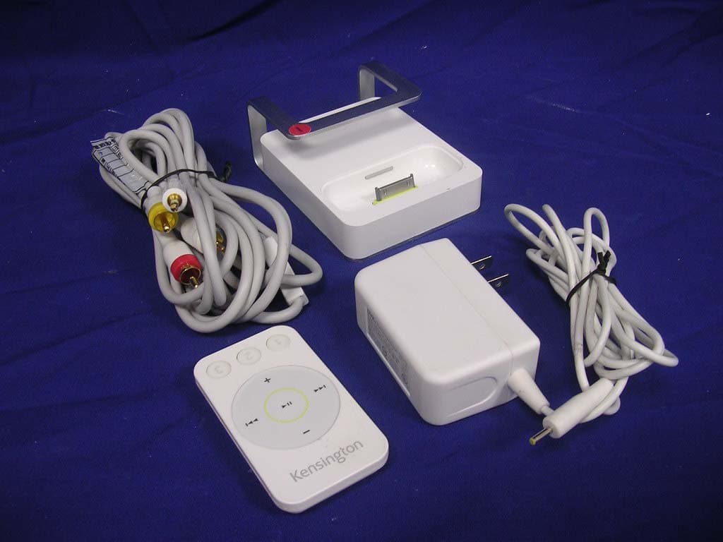Remote Control for Entertainment Dock 500 - FCC ID GV333350 - ACCO Brands, Inc.