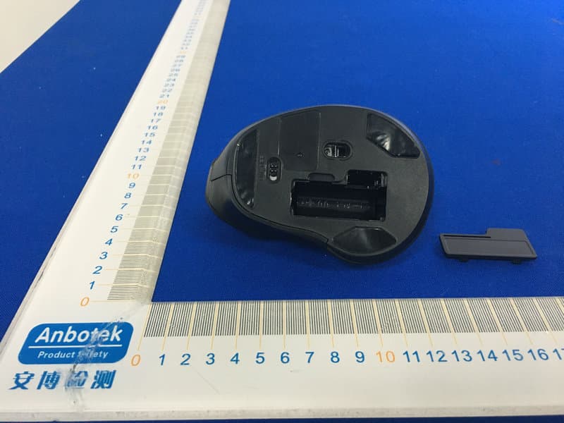 Vertical Wireless Mouse - FCC ID GV3M01500-M - ACCO Brands, Inc.