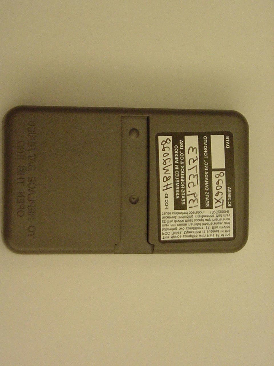 Remote Control Transmitter - FCC ID HBW2028 - Chamberlain Group LLC, The