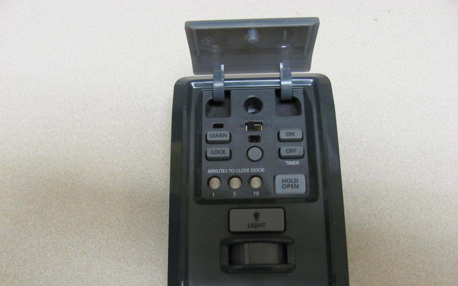 Part 15 Spread Spectrum Transceiver - FCC ID HBW7881 - Chamberlain Group LLC, The