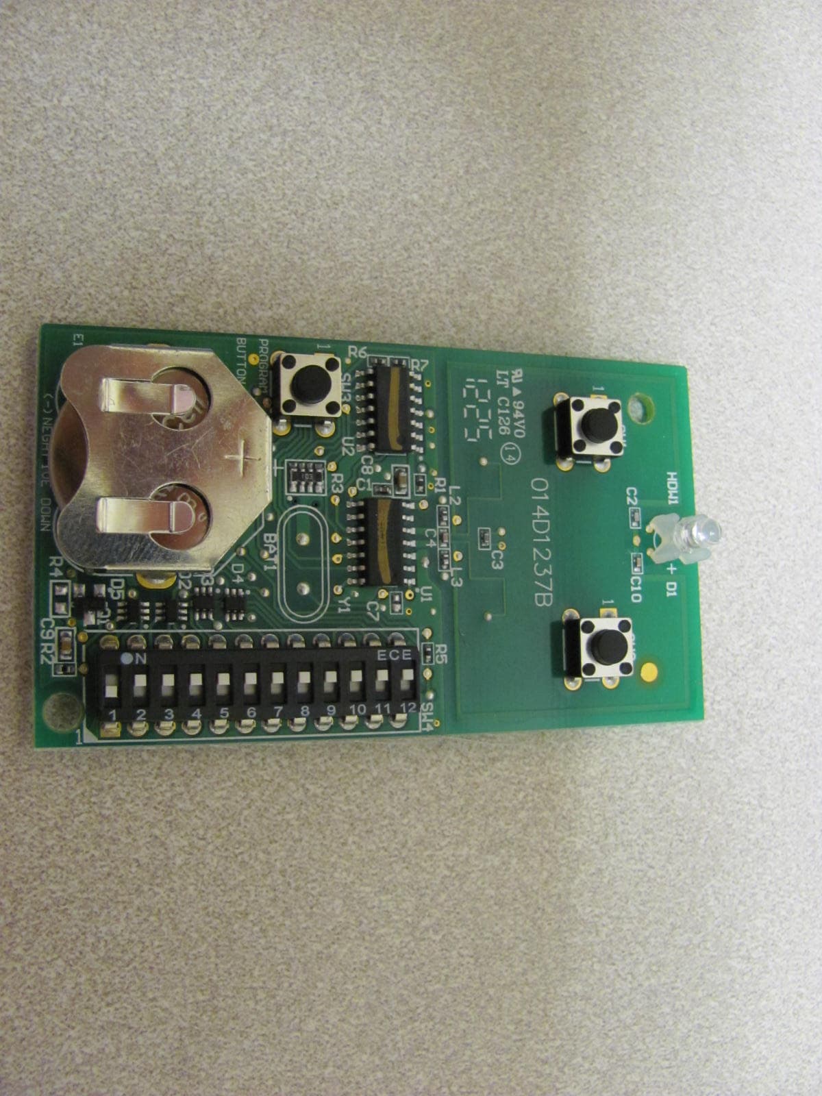 FCC Part 15 Remote Control Transmitter - FCC ID HBW7922 - Chamberlain Group LLC, The