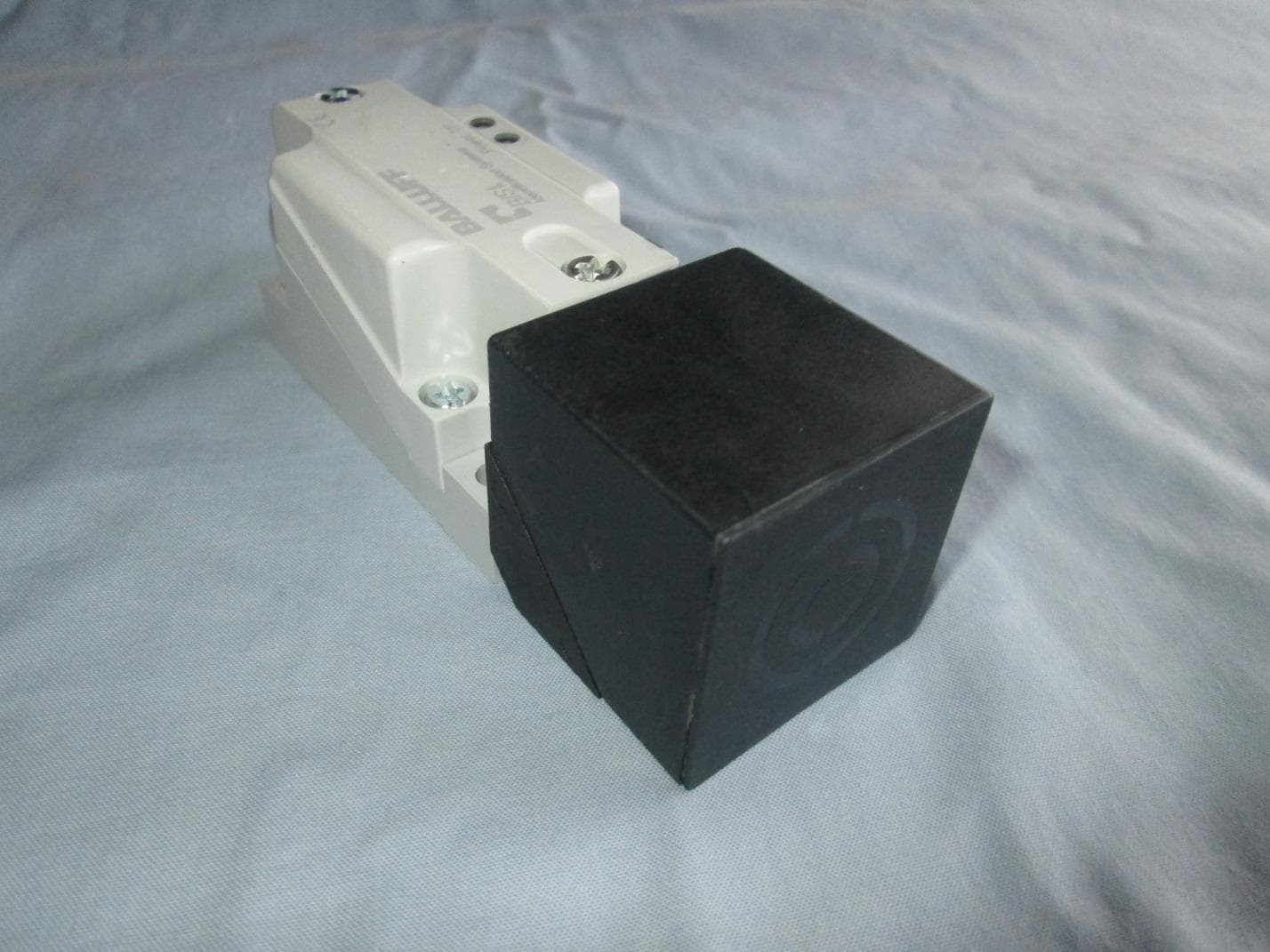 Non-Contact Read Head - FCC ID HLH-BISL40000 - Balluff Inc