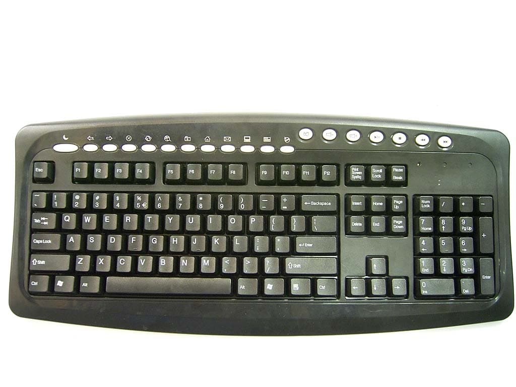 BLUETOOTH MULTIMEDIA KEYBOARD - FCC ID IOWBKM027 - Chic Technology Corporation