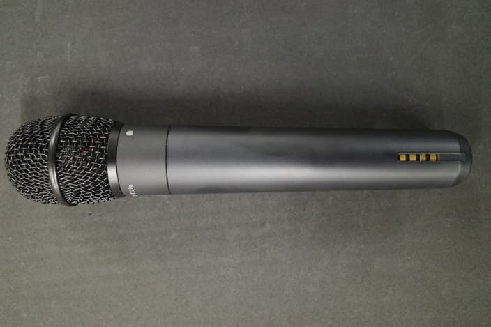 HANDHELD WIRELESS MICROPHONE - FCC ID JFZT220BI - Audio-Technica Corporation