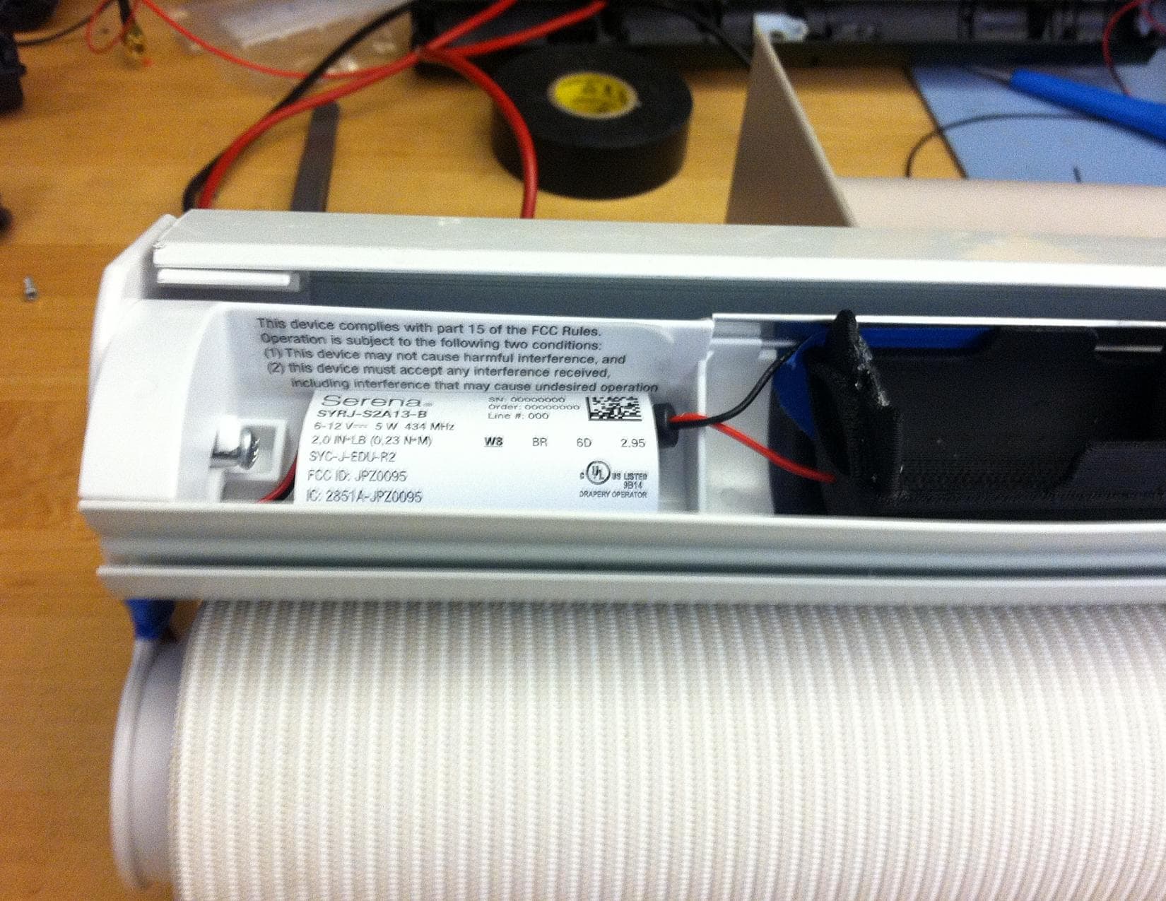 Roller Shade - FCC ID JPZ0095 - Lutron Electronics Company Inc