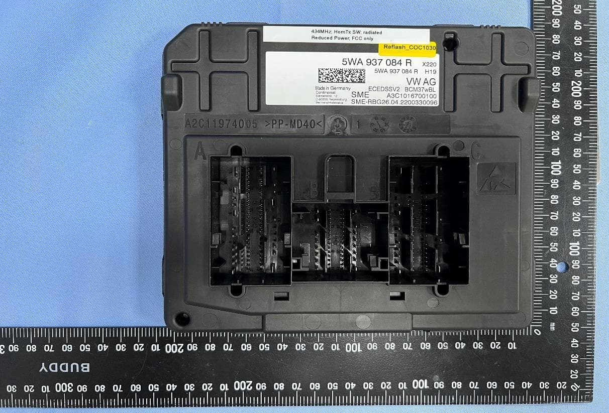 Body Controller Module BCM37WBL - FCC ID KR5BCM37WBL - Continental Automotive Technologies GmbH