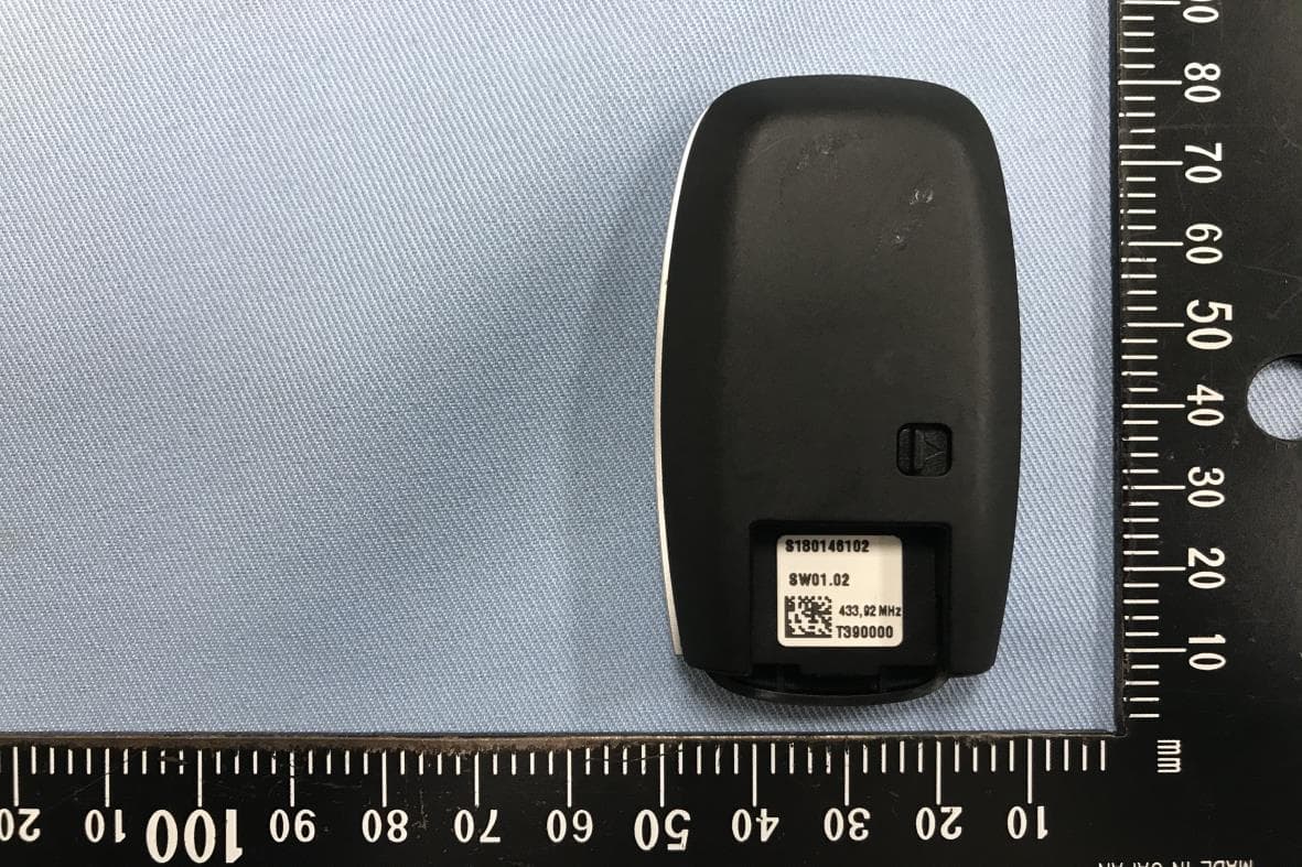 Radio Frequency Transmitter (Keyfob) - FCC ID KR5TXPZ1 - Continental Automotive Technologies GmbH