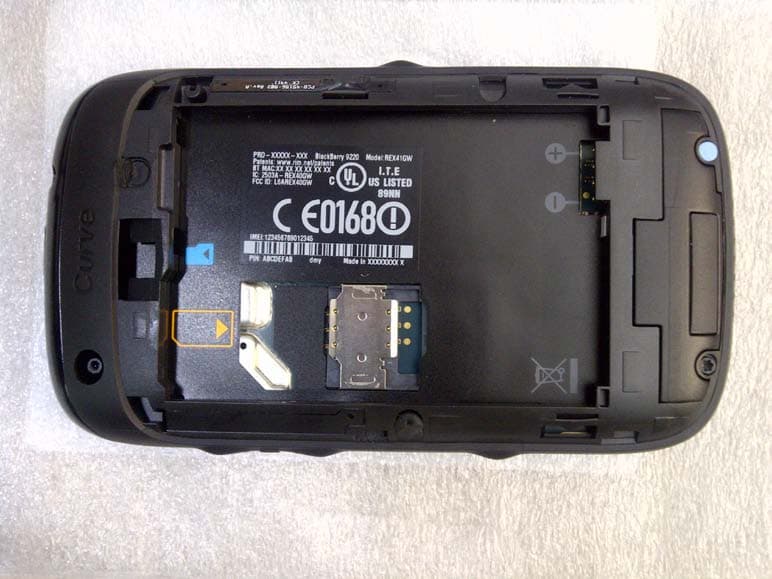 Handheld Blackberry� with GSM/GPRS/EDGE 850/1900, 802.11b/g/n, and Bluetooth - FCC ID L6AREX40GW - BlackBerry Limited