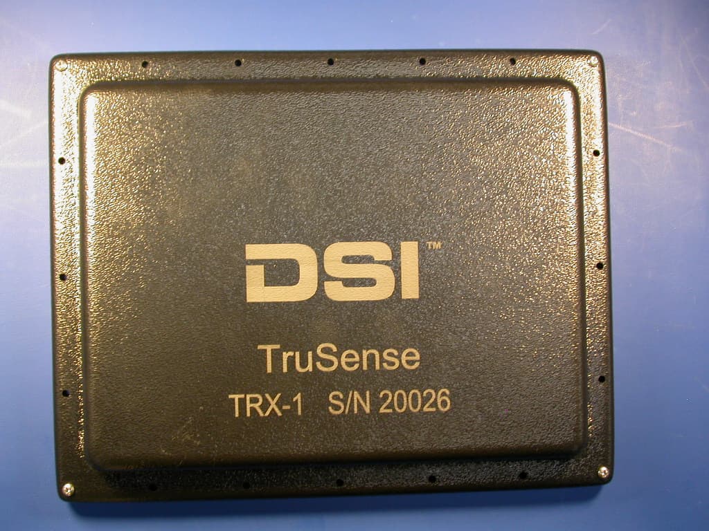 Transceiver used to collect data from multiple devices implanted in animals used for scientific study - FCC ID MHATRUTRX - Data Sciences International Inc