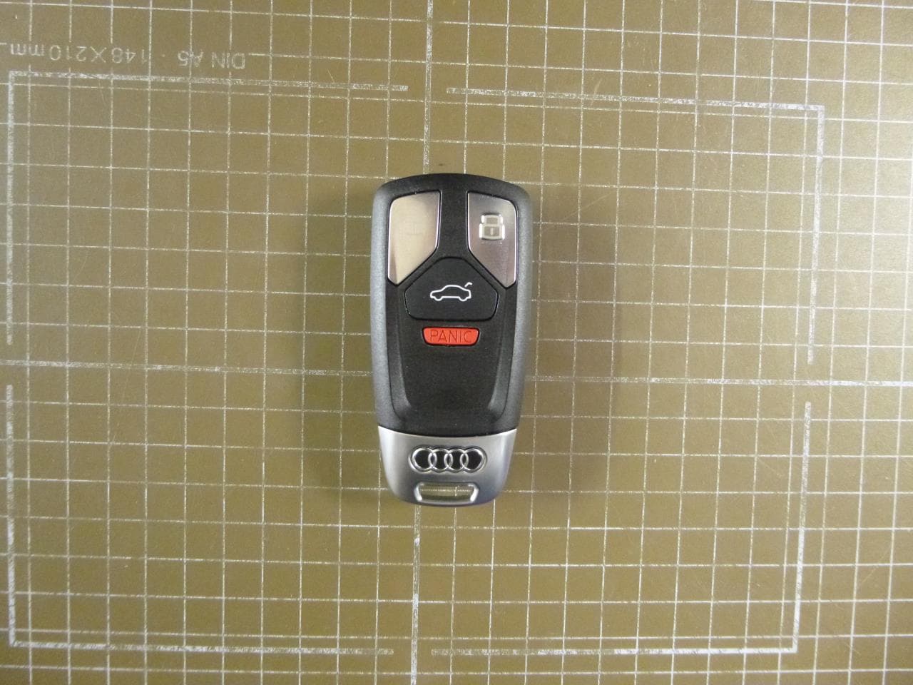 PLL radio remote control transmitter - FCC ID NBGFS14P71 - HELLA GmbH & Co. KGaA