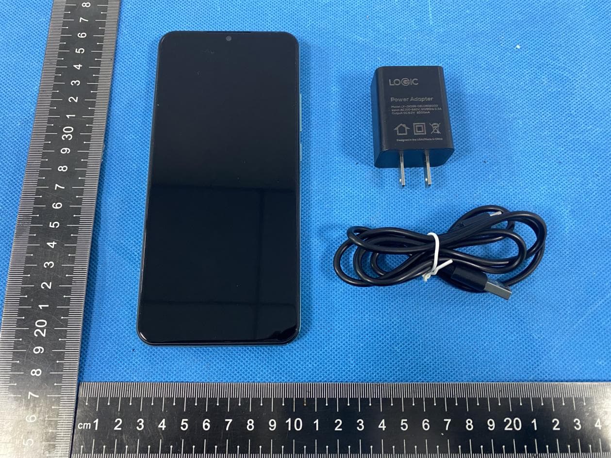 6.6 inch 4G smart phone - FCC ID O55664522 - SWAGTEK
