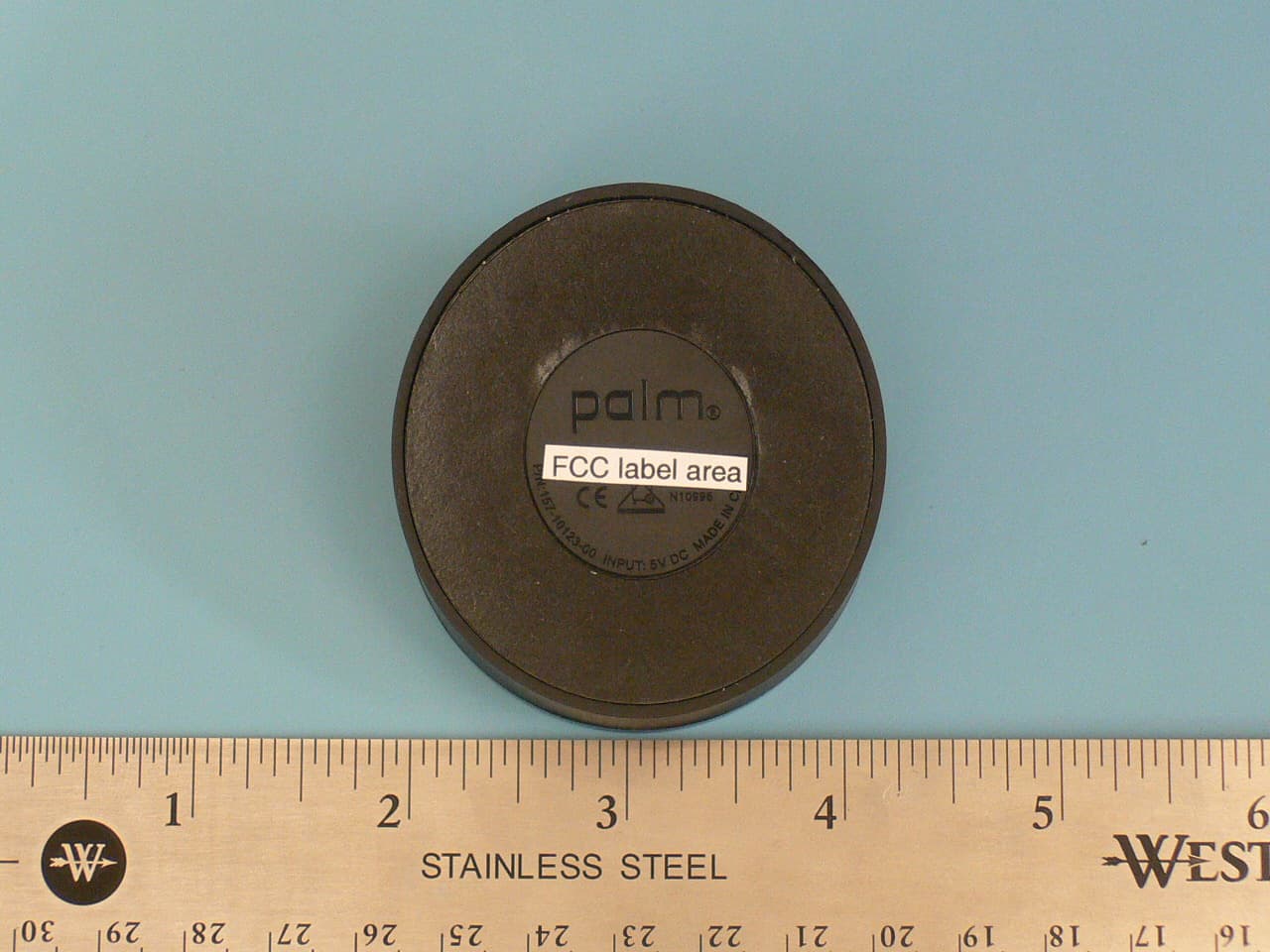 Touchstone Inductive Charger Base - FCC ID O8F-TST1 - Palm Inc