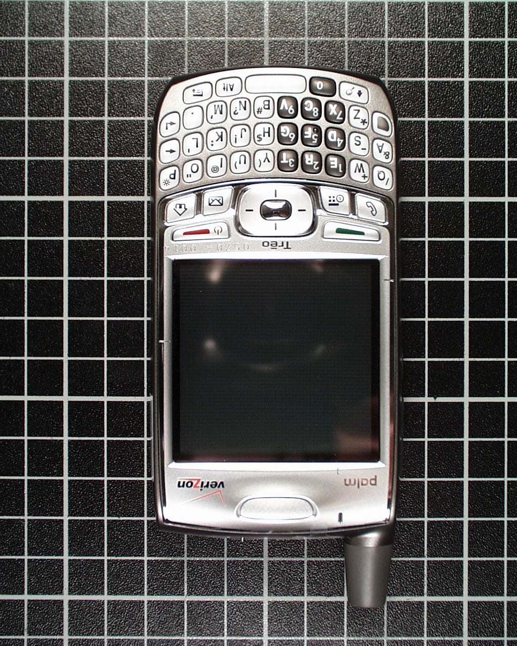 CELL/PCS CDMA Smartphone W/ Bluetooth - FCC ID O8F93001 - Palm Inc