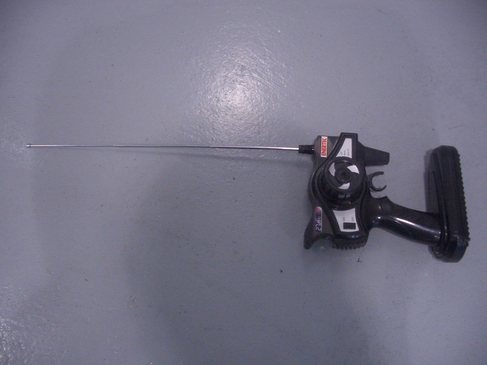 R/CNitro Racer(1:9 The Fast and the Furious)27 MHz - FCC ID OGM12219TX-27 - Enertec Enterprises Ltd.