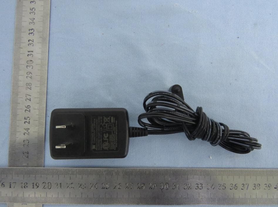 ALARM CLOCK - FCC ID OMOCA77932 - La Crosse Technology Ltd.