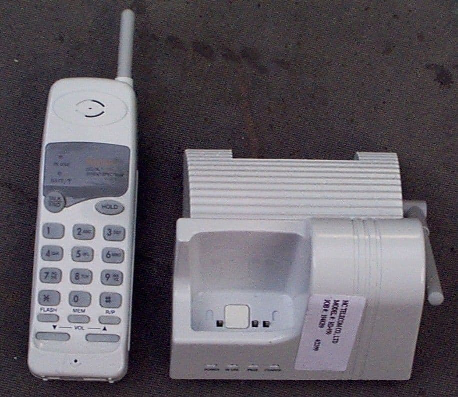 900 MHz DSS Cordless Telephone - FCC ID ON7HD-950 - HC Telecom Co Ltd
