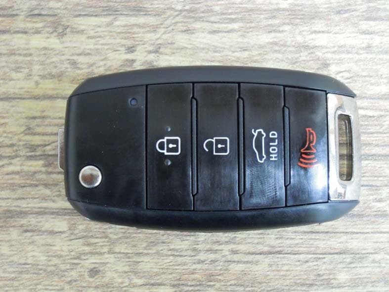 RF Keyless Entry System (Transmitter) - FCC ID OSLOKA-870T - Omron Automotive Electronics Korea Co., Ltd.
