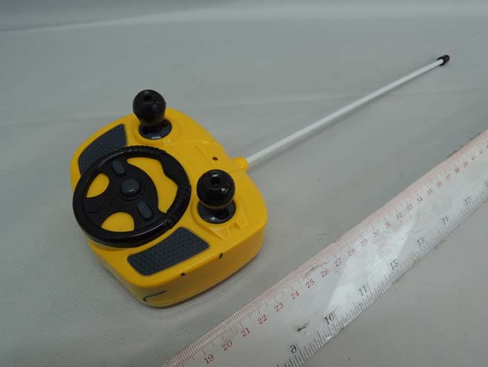 R/C Mega Truck - FCC ID OTM-87101-27MTX - KIDZTECH TOYS MANUFACTURING LTD