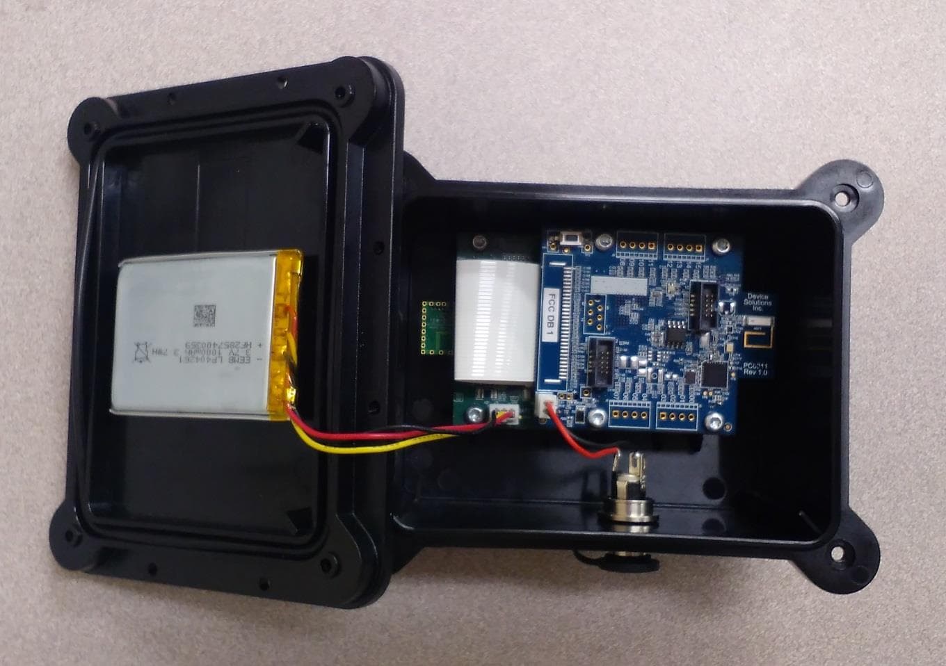 WIFI Gateway - FCC ID OXW-DS0039 - Device Solutions Inc.