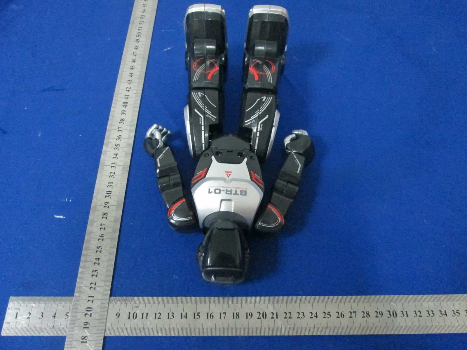 Intelligent Bluetooth Robot - FCC ID OYK-TX0002G4-1401 - Silverlit Toys Manufactory Ltd.