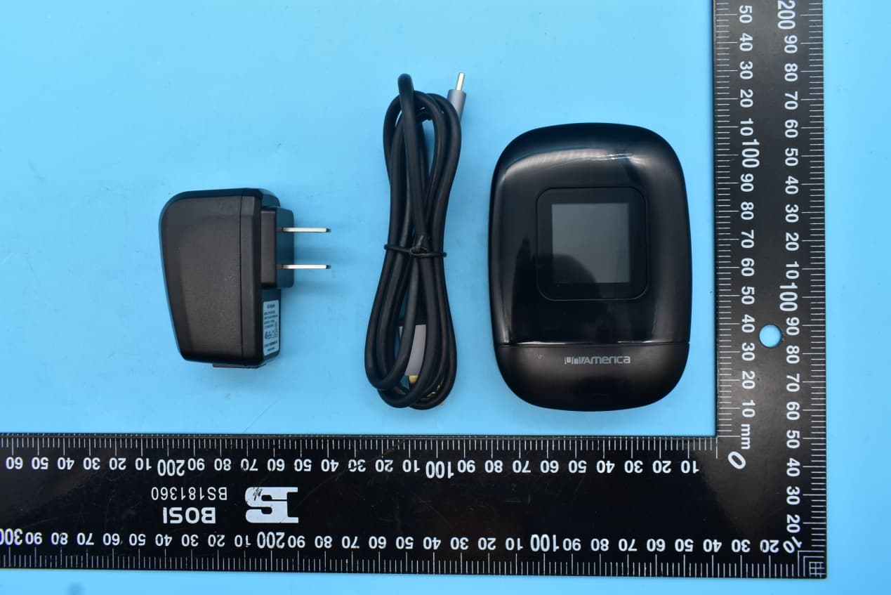 G1401 ( wireless router with LTE, 2.4GHz WiFi, and 5GHz WIFI) - FCC ID P46-G1401 - Unimax Communications