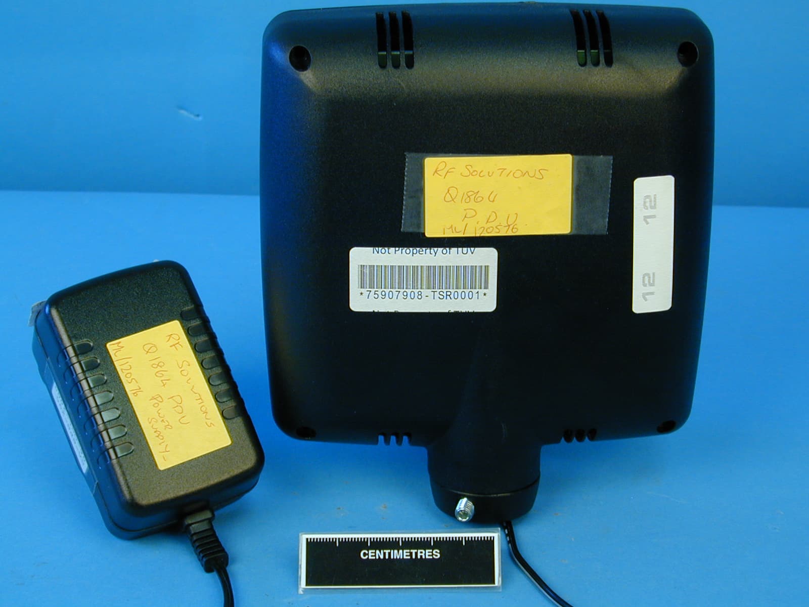 Positional display unit for Tensator queue forwarding system - FCC ID P9OQ1864-PDU - RF Solutions Ltd.