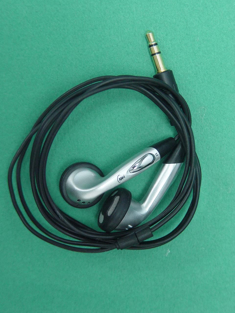 MP 3 PLAYER WITH FM RADIO - FCC ID PCMDAH1200 - Hyun Won Inc.