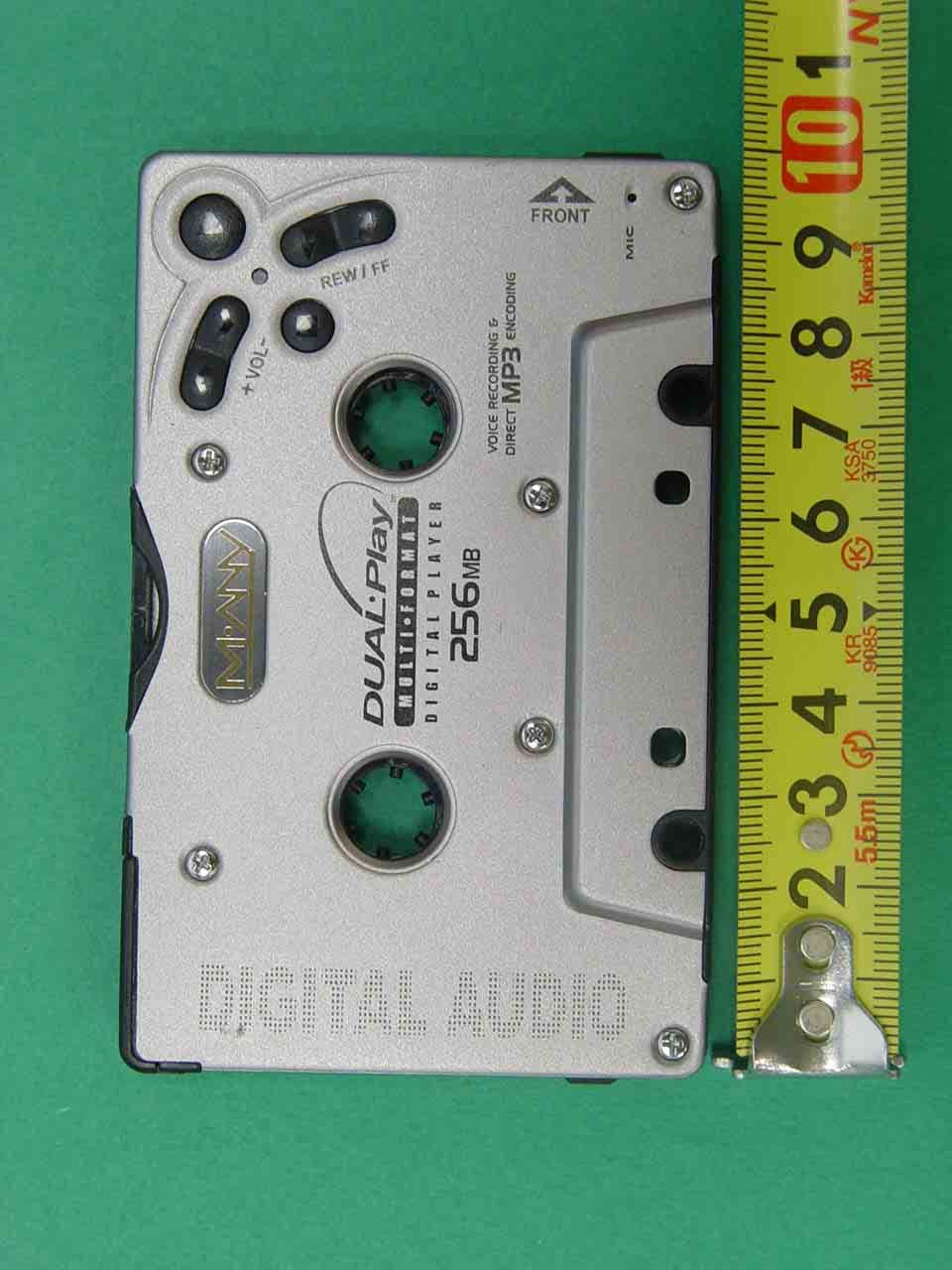 MP3 PLAYER (WITH FM RADIO) - FCC ID PCMDAH220 - Hyun Won Inc.