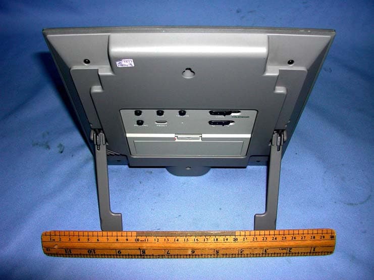 Battery Operated RF Clock Receiver - FCC ID PEQ739191001 - Electronics Tomorrow Ltd.