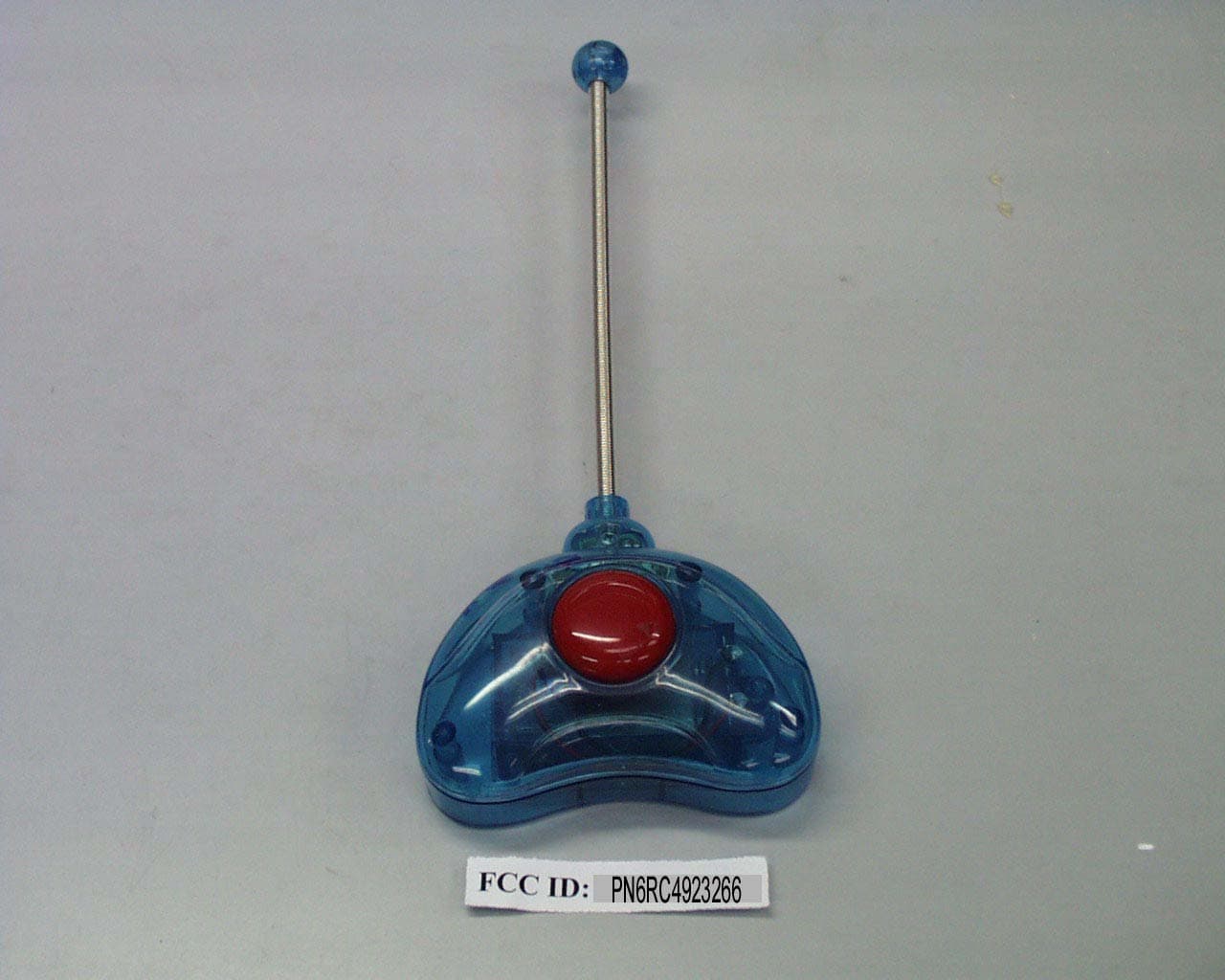 Remote Controlled Toy Car - FCC ID PN6RC4923266 - Maison Joseph Battat Ltd.
