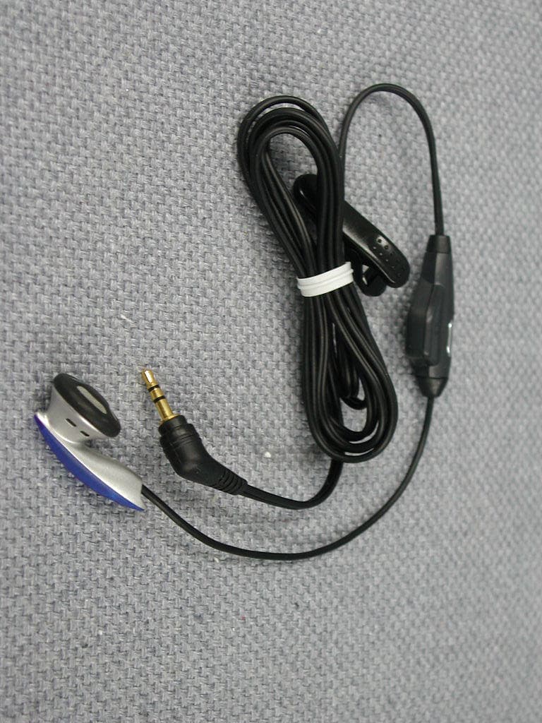 Dual-Mode (AMPS/CDMA) Cellular Phone - FCC ID PP4DX-22B - Pantech Co., Ltd.