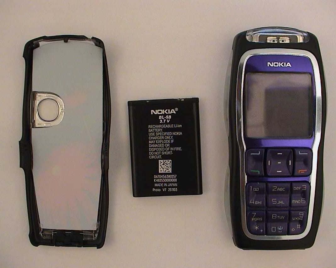 Triple Band GSM Phone, - FCC ID PPIRH-37 - Microsoft Corporation