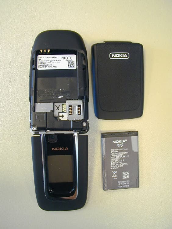 GSM 850/1800/1900MHz Cellphone w/BT - FCC ID PPIRM-126 - Microsoft Corporation