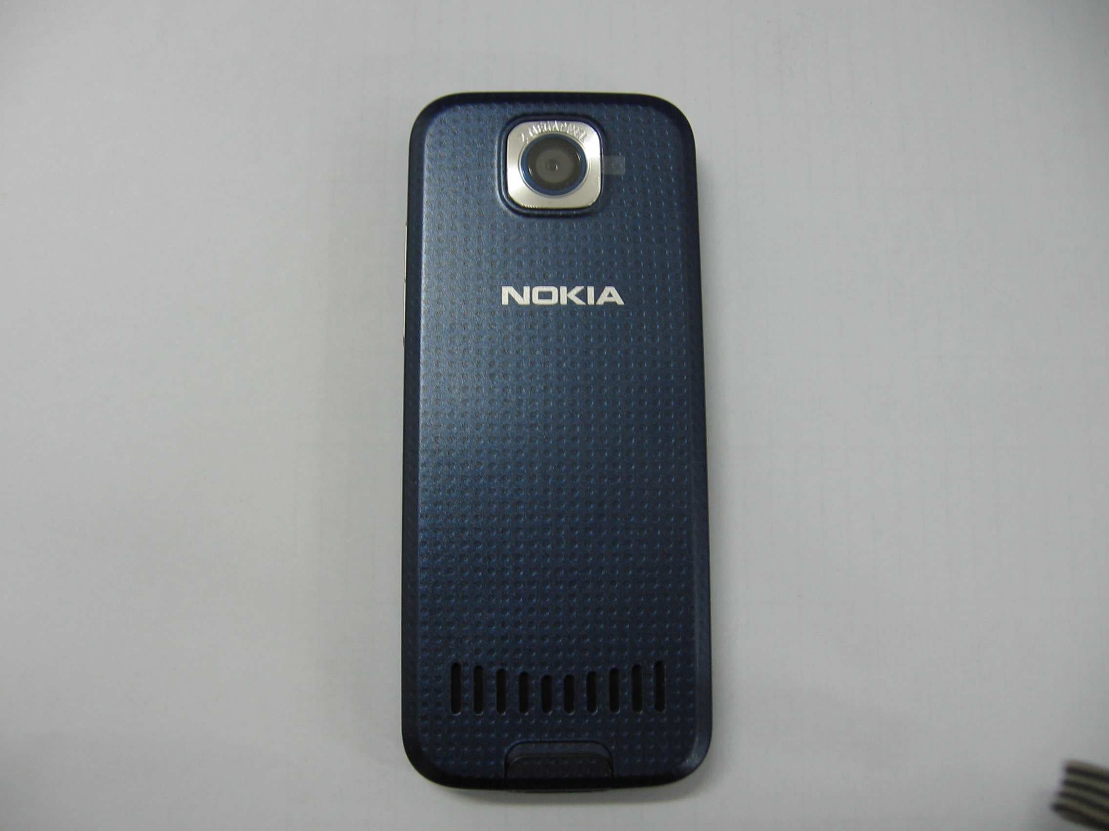 GSM 900/ 1800/ 1900 Cellphone W/BT - FCC ID PPIRM-379 - Microsoft Corporation