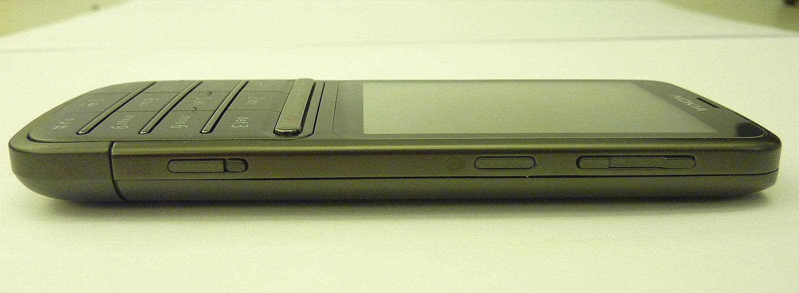 GSM/WCDMA cellular phone w/BT and WLAN - FCC ID PPIRM-776 - Microsoft Corporation