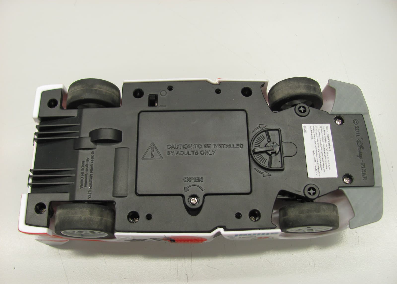 ARH Cars RC (1:24) - FCC ID PQN43004RX49SHU - Spin Master Toys Far East Ltd.