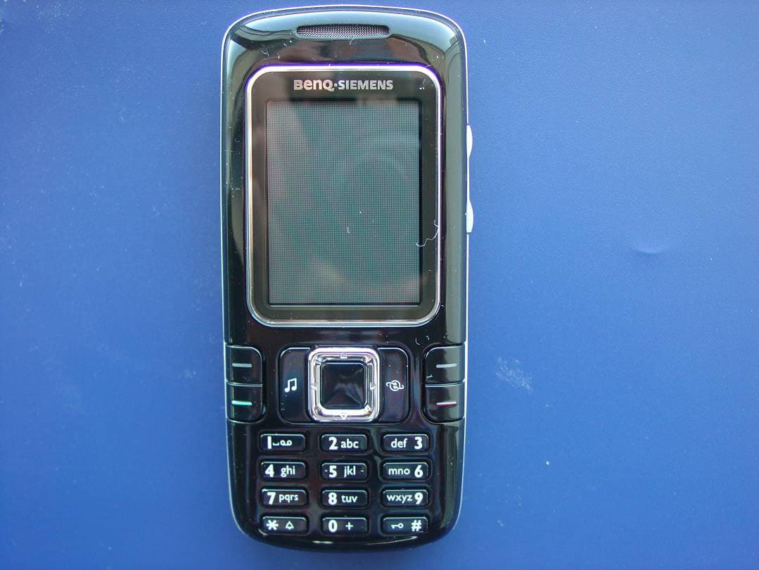 GSM Mobile Phone with Bluetooth - FCC ID PWX-C81 - BenQ Mobile GmbH & Co. OHG