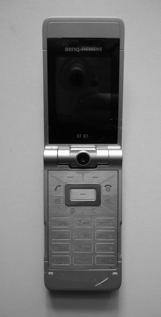 GSM 900/1800/1900 Mobile Phone with BT - FCC ID PWX-EF81 - BenQ Mobile GmbH & Co. OHG