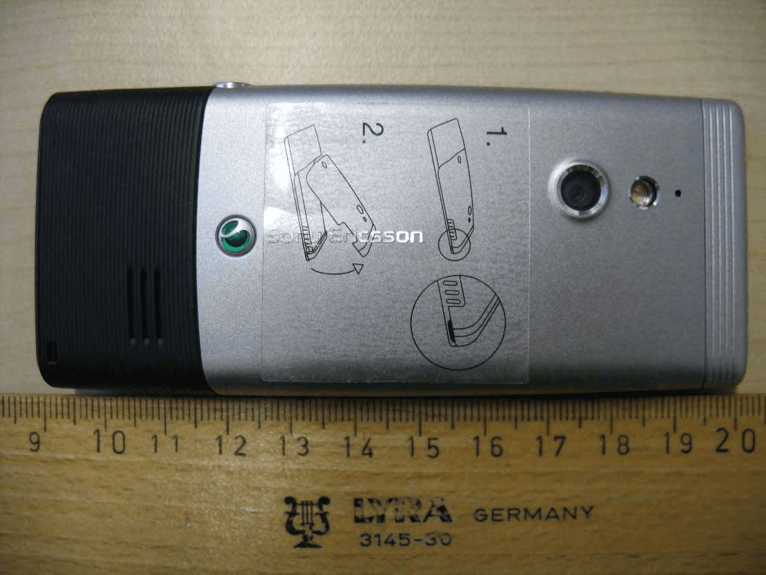 GSM 850/900/1800/1900 GPRS / EDGE / UMTS FDD1 / HSPA mobile phone with Bluetooth, FM receiver - FCC ID PY7A3880067 - Sony Corporation