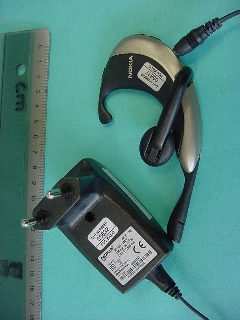 Bluetooth Headset - FCC ID PYAHDW1 - Microsoft Corporation