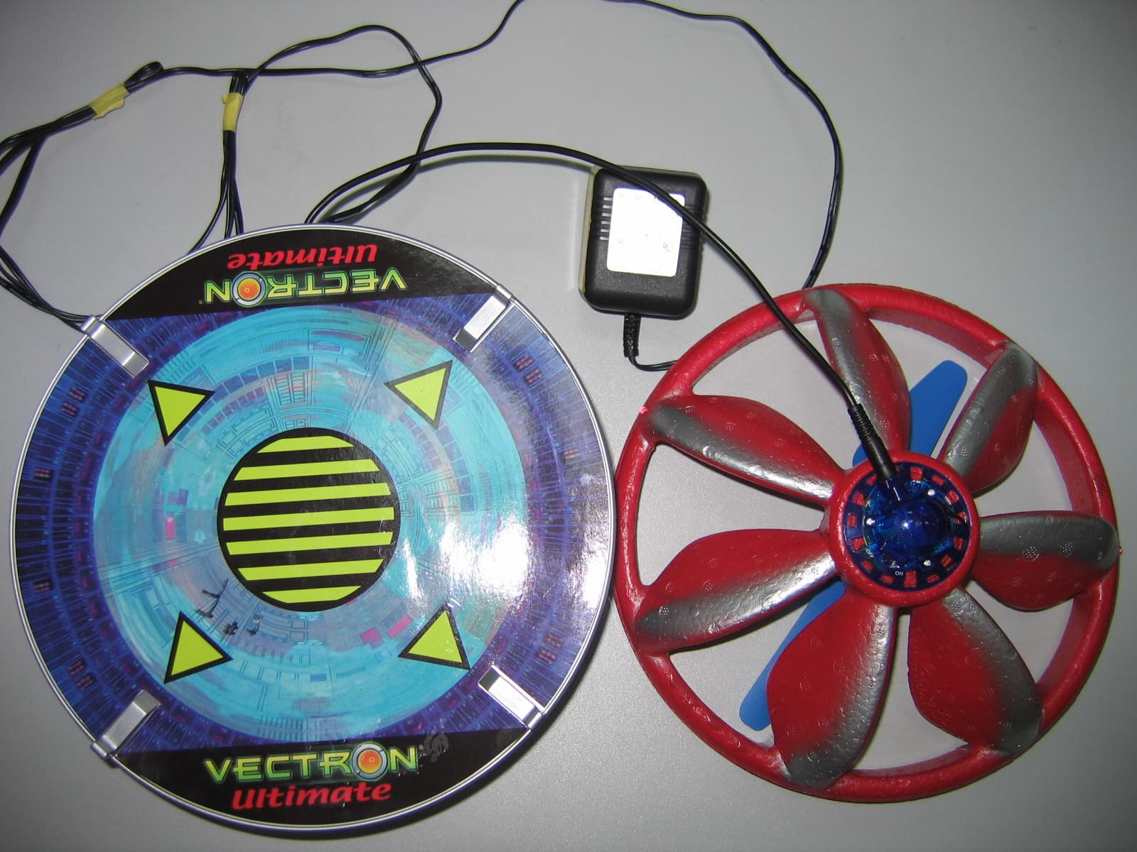 Remote Control Toy Receiver - FCC ID Q6N139ELB - EDU Science Co., Ltd.