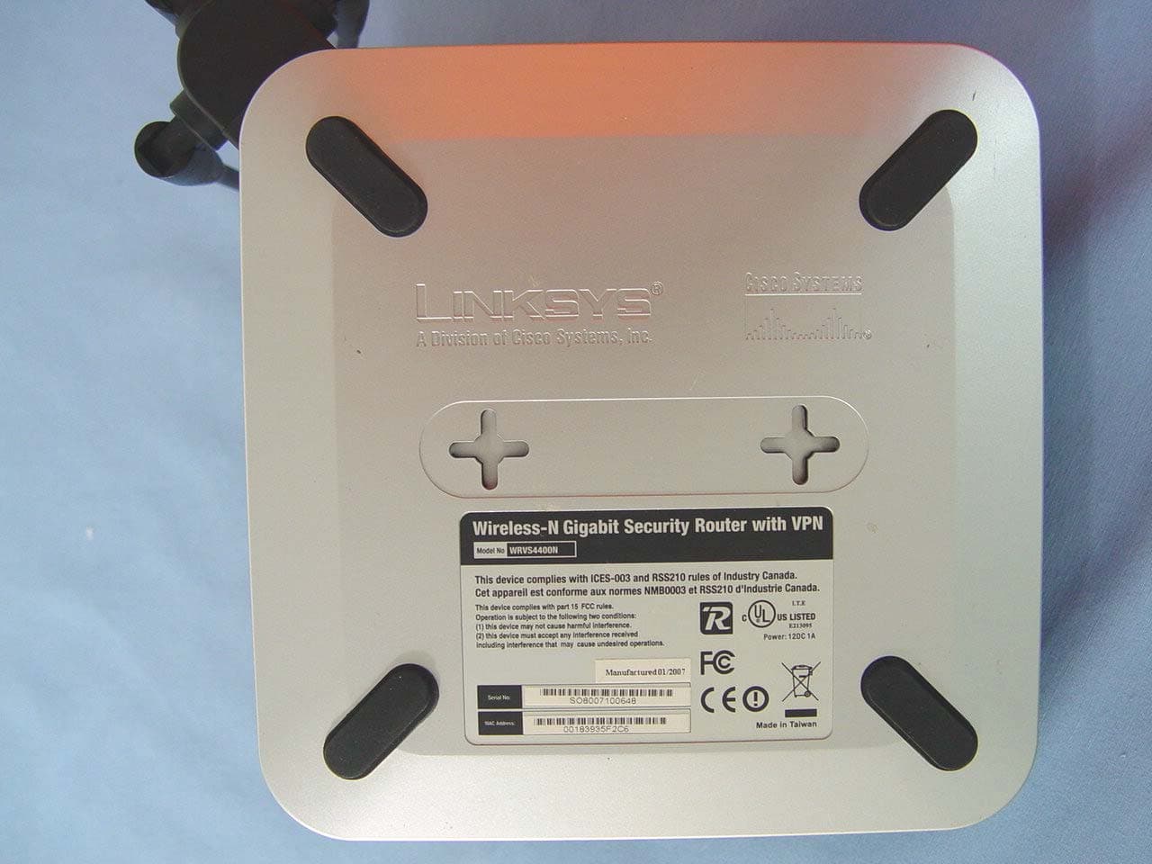 Wireless-N Gigabit Security Router with VPN - FCC ID Q87-WRVS4400NV11 - LINKSYS LLC