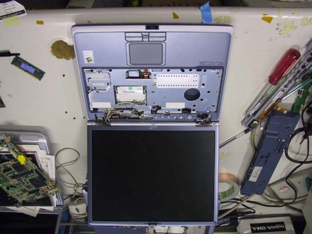 Notebook PC with Bluetooth transmitter - FCC ID QK3-BT0001 - Fujitsu Australia Ltd