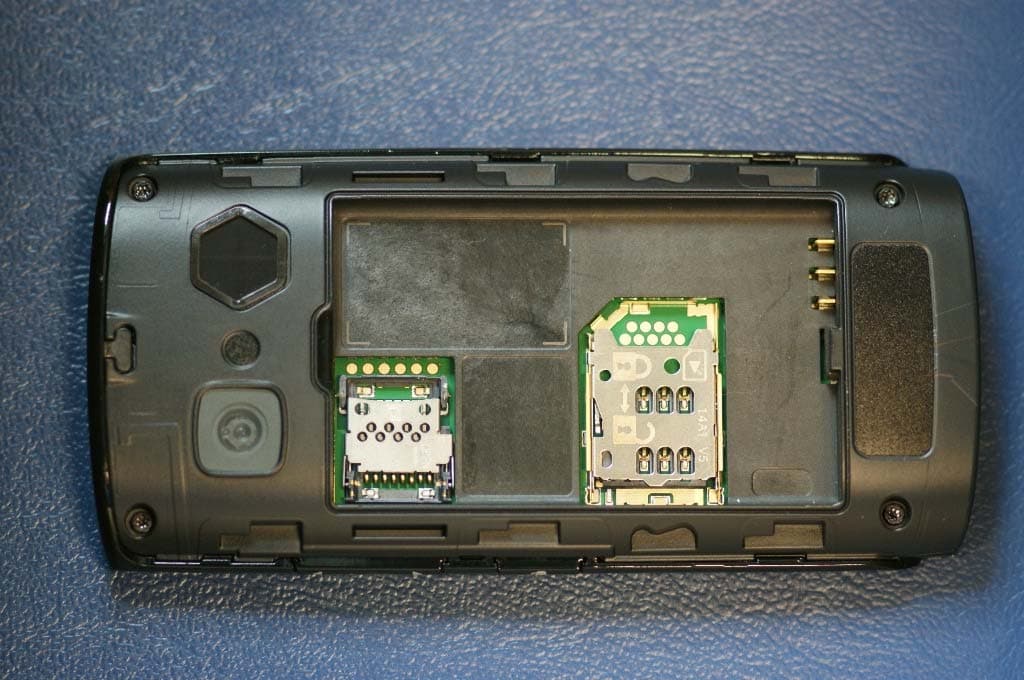 GSM/WCDMA cellular telephone with Bluetooth and WLAN - FCC ID QTKRM-750 - Microsoft Corporation