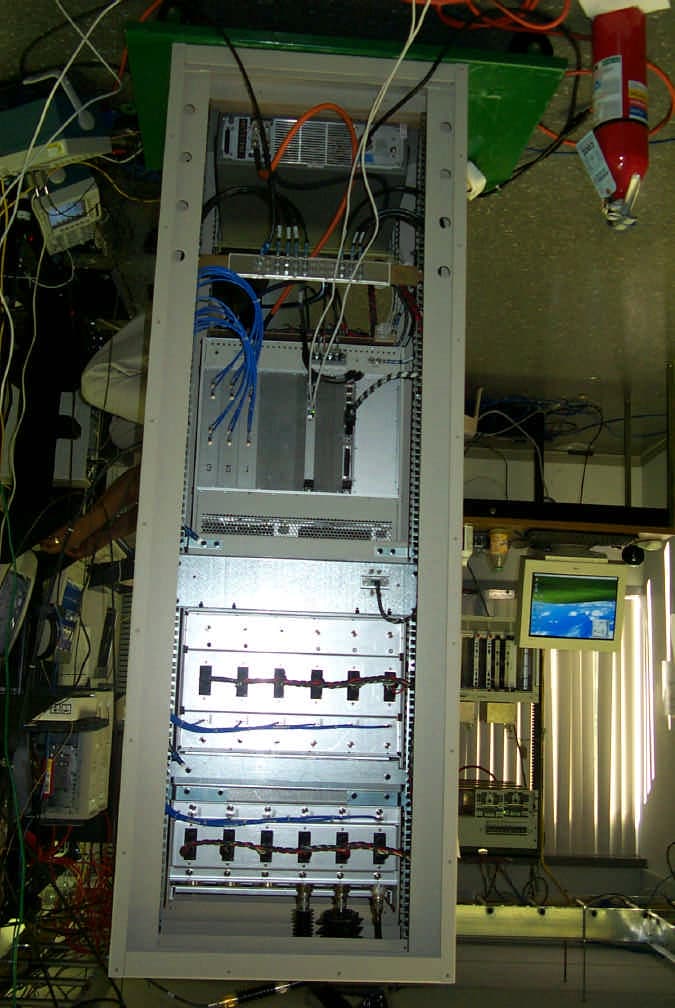 Indoor BTS Radio Router Base Station - FCC ID QZXBS100019 - Flarion Technologies, Inc.